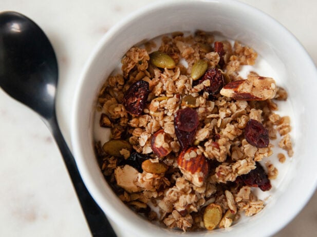 How to Make Berry Granola From Scratch