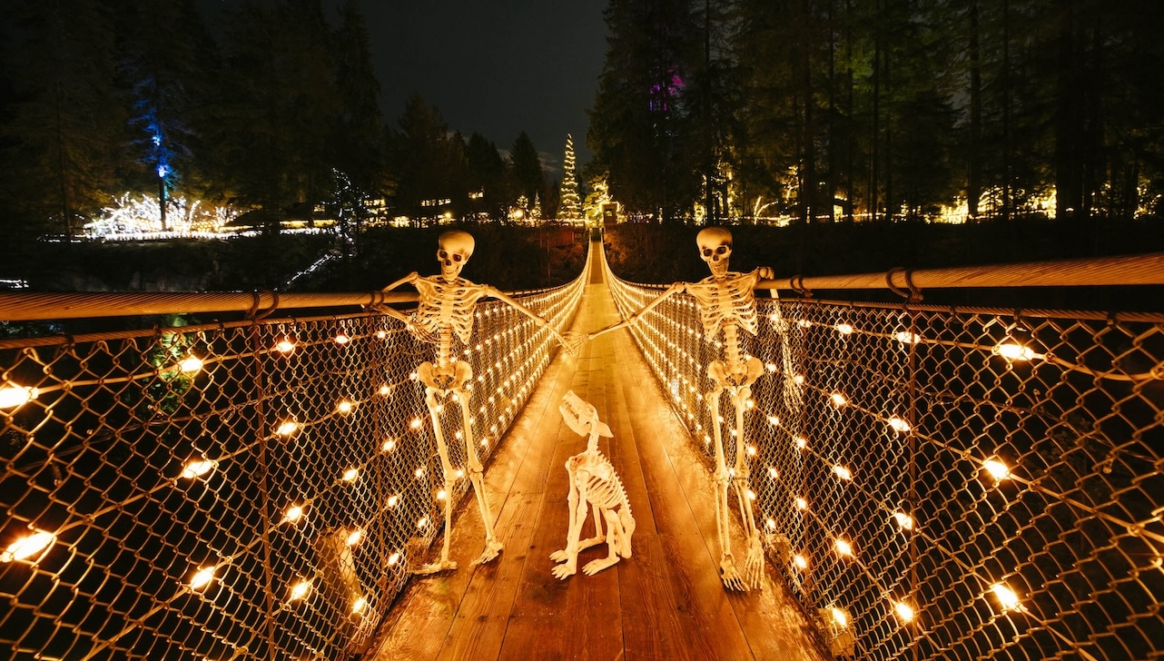 skeleton couples on a balcony