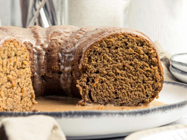 Recipe: Gingerbread Cake with Cranberry Compote