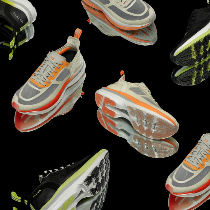 hettas running shoes on the ground