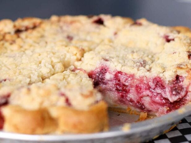 Raspberry Cream Crumble Pie Recipe