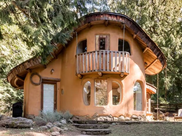 Local Getaway: 3 Gulf Island Stays Surrounded by Nature