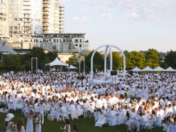 Street Style at Dîner en Blanc 2014